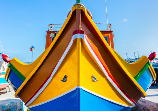 Malta Marsaxlokk Traditional Colors Fishingboat fishermen colors Luzzu sea island coast  typisch malta klassiker traditionelle farben malta kultur mittelmeer fischer fischerei malta farben bunte boote