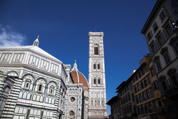 Fototapeta na wymiar beautiful renaissance cathedral Santa Maria del Fiore in Florence, Italy
