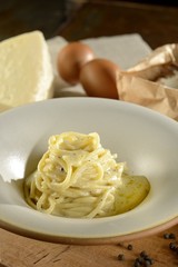 Tonnareli cacio pepe