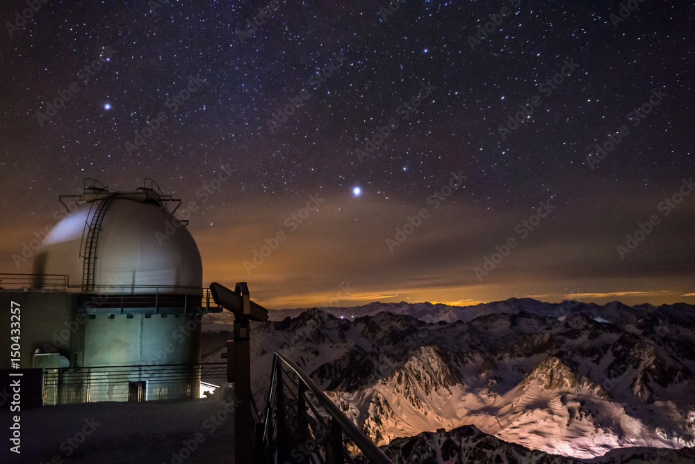 Wall mural starry night at pic du midi