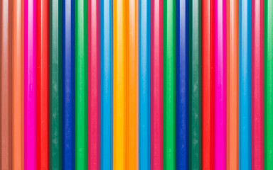 Bunter Hintergrund (Buntstifte aneinandergereiht)
