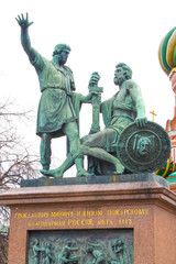 Fototapeta na wymiar monument to Minin and Pozharsky
