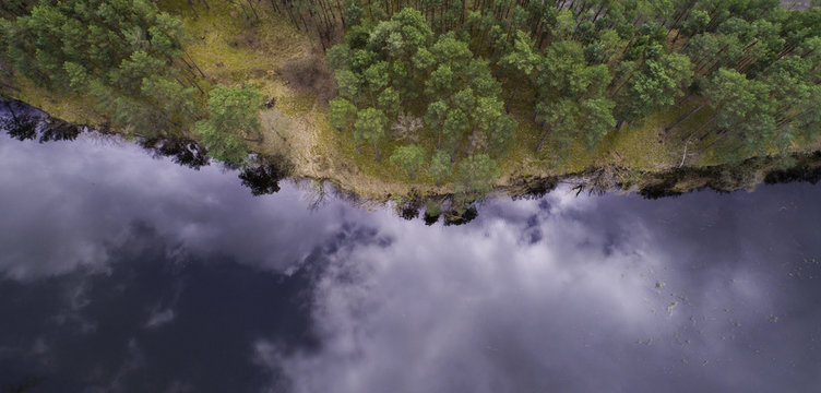 Fototapeta jeziora i lasy z lotu ptaka