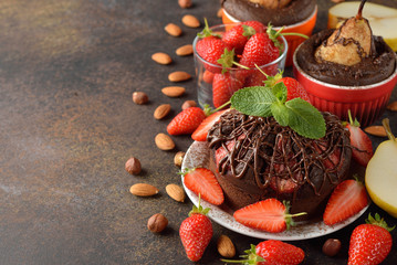 Chocolate cake with strawberries