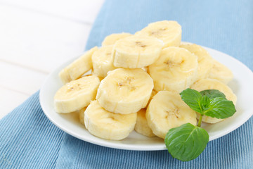 plate of sliced banana