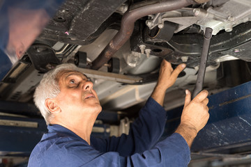 Mechanic in an automotive workshop