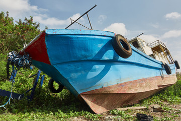 Abandoned boat - 150566276