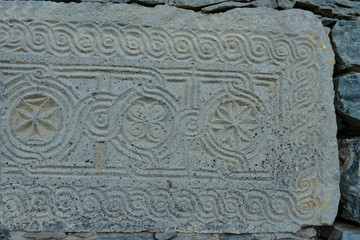 eski işlenmiş bir taş örneği