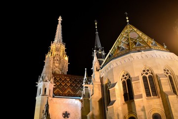 Bastione dei Pescatori in notturna (Budapest)
