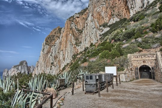 Porto Flavia e il Pan di Zucchero. Sardegna