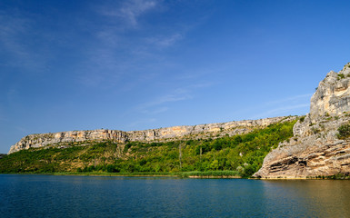 Fototapeta na wymiar Fluss Krka, u.a. Drehort der Winnetou Filme, Nationalpark Krka, Region Sibenik-Knin, Mitteldalmatien