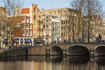 Costruzioni tra i canali di Amsterdam - 150619846