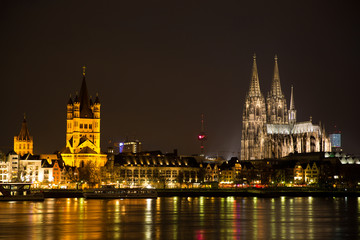 Obraz premium Köln bei Nacht