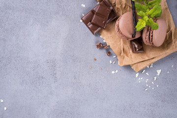 Chocolate macaroons with mint