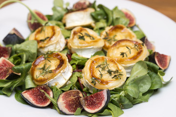 Salat mit überbackenem Ziegenkäse 01 - 02