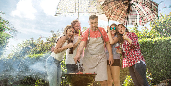  Beim grillen vom regen &uuml;berrascht