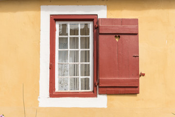 Fototapeta na wymiar Window of a parsonage in Genadendal