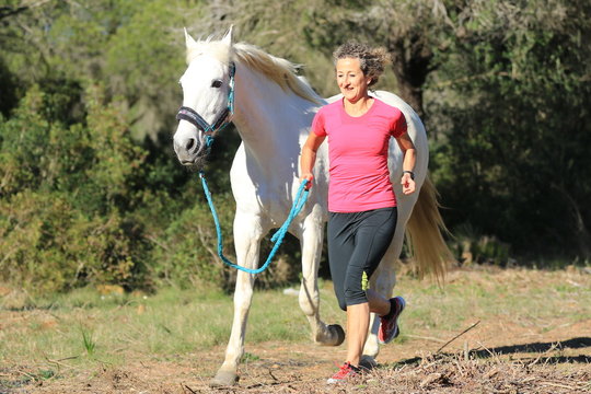 Trendsport: Joggen mit Pferd
