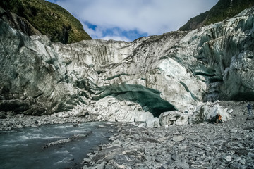 Fototapeta na wymiar Arch in the Franz Joseph glacier
