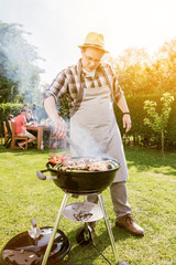 Grillparty in eigenem Garten 