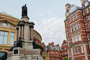 Albert Denkmal vor dem Royal Albert Hall in London