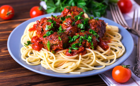Traditional Italian spaghetti pasta with beef meatballs