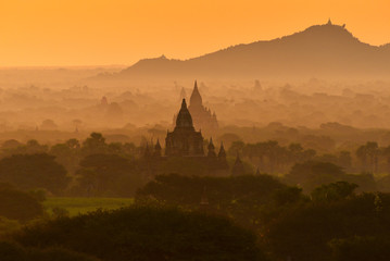 Fototapeta na wymiar The silhouette Ancient temple on during sunset ,Bagan Mandalay Myanmar