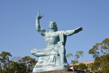 Fototapeta na wymiar 長崎の平和像