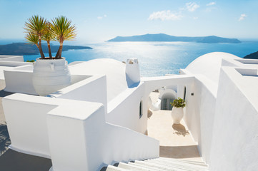White architecture on Santorini island, Greece. - obrazy, fototapety, plakaty