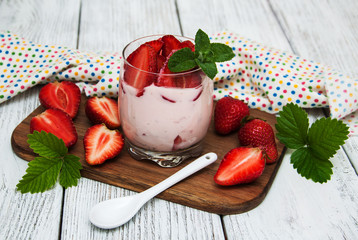 yogurt with fresh strawberries