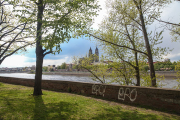Magdeburger Skyline mit Elbe