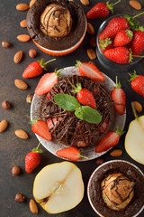 Chocolate cake with strawberries