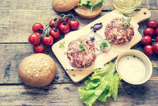 Raw beeg burger cooking