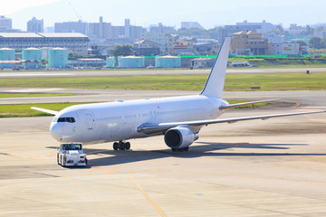 飛行機の出発 -大阪国際空港-