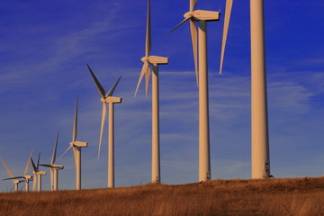 Parc d' éolienne dans l'Aude, Occitanie dans le sud de la France