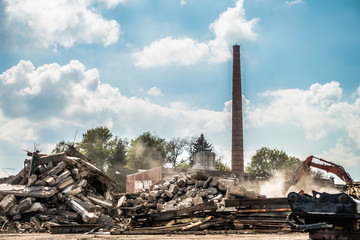 Bauschutt und Entkernung nach Fabrik Abriss