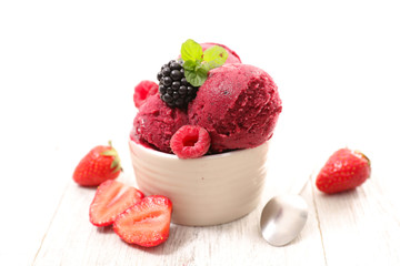 berry ice cream