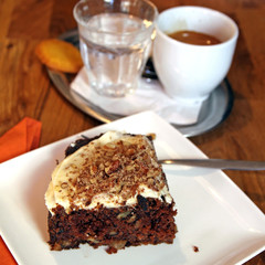 carrot cake and coffee 