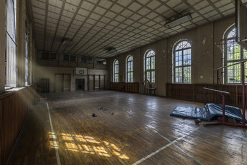 Alte ungenutzte Turnhalle