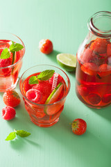 summer strawberry raspberry lemonade with lime and mint