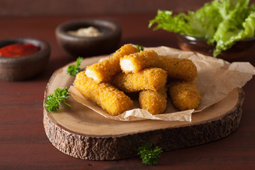 mozzarella cheese sticks with ketchup