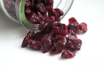 cranberries sur fond blanc