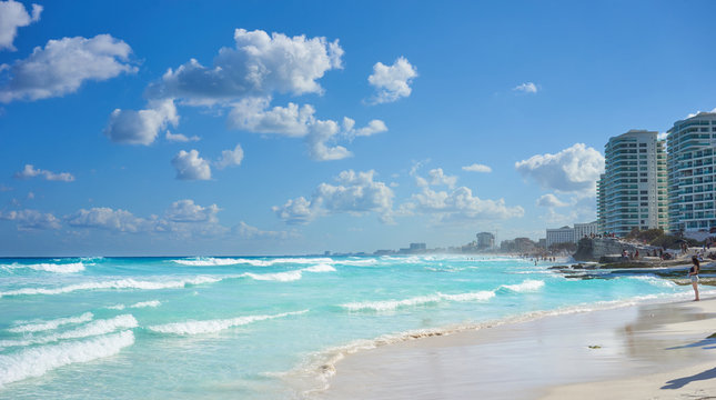 Mexican Beaches in Cancun / Main beach at Hotel Zone of Cancun between "Chac mool" and "Gaviota"