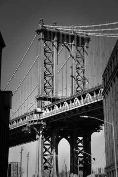 Fototapeta Brooklyn bridge in New York in black and white