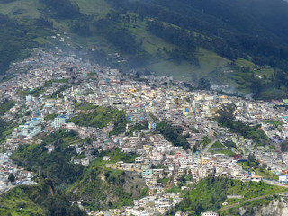 Naklejka premium Skyline Quito (San Francisco de Quito) Ecuador Pichincha