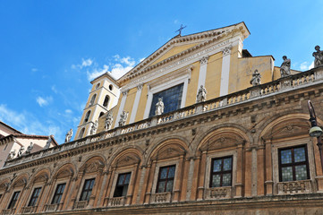 Fototapeta na wymiar Roma, la basilica dei Santissimi Apostoli
