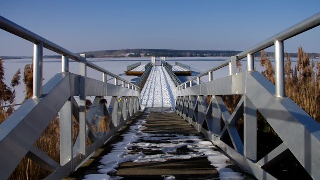 Schwimmender Steg vid 01