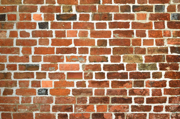 Mauer aus roten Ziegelsteinen