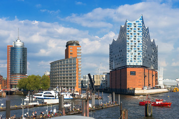 Hamburg Hafencity mit der Elbphilharmonie - 1526