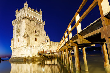 Fototapeta premium The Tower of belem at night